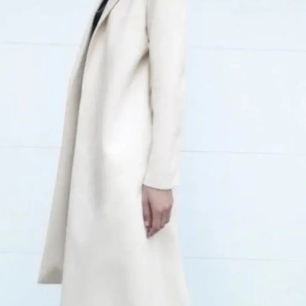 Zara white faux suede coat XS - good condition! - Picture 2 of 6